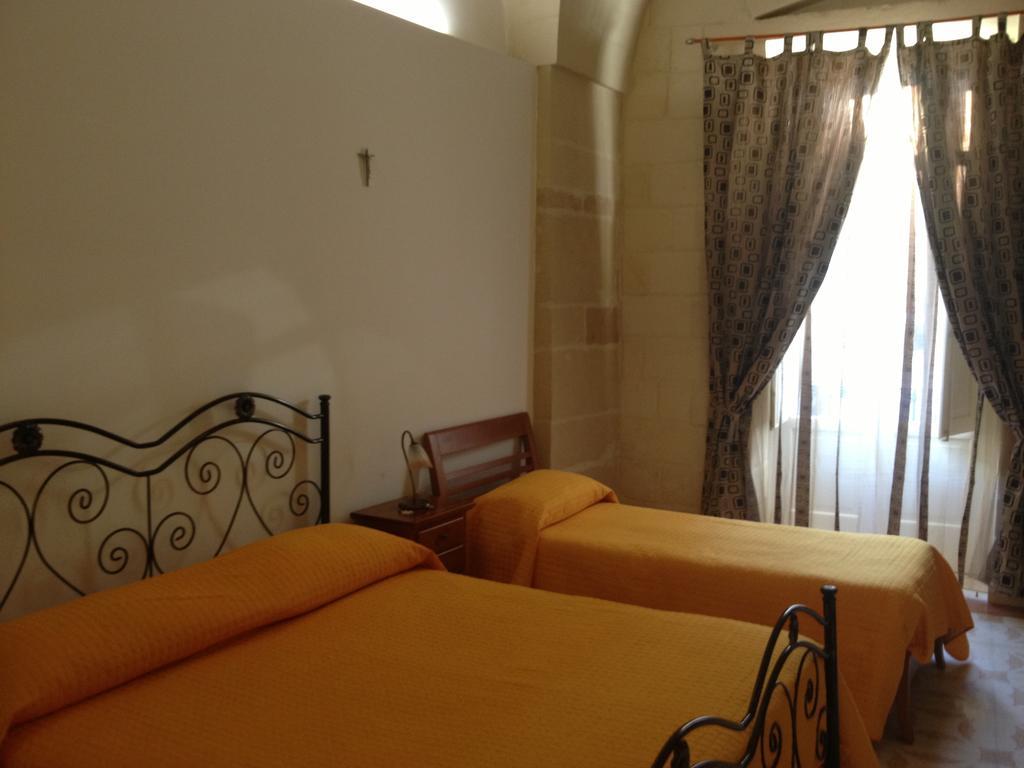 ليتشي Casa Vacanze B&B Regina Maria الغرفة الصورة